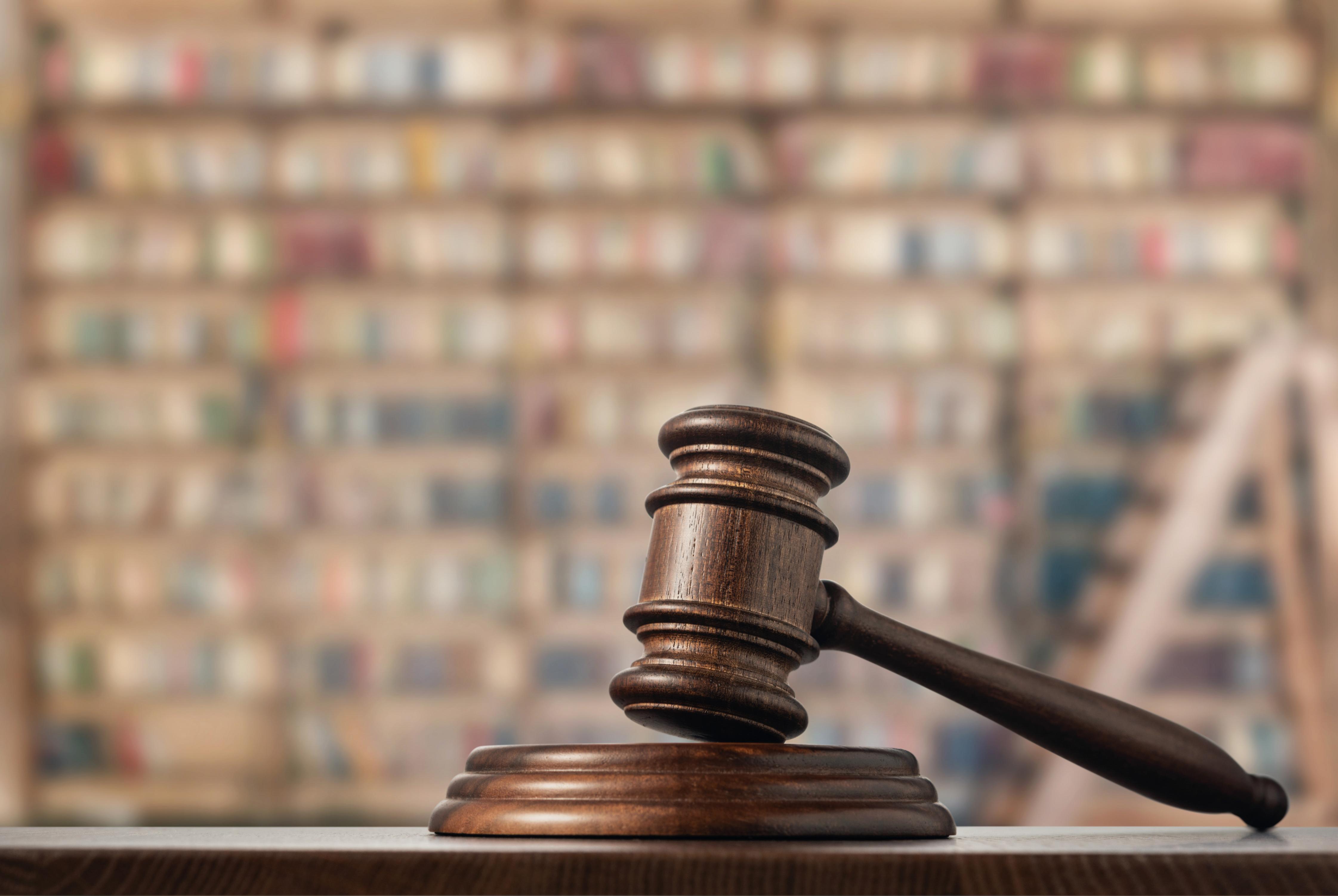 https://compass.khaitanco.com/sites/default/files/assets/blogs/auction-gavel-table_11zon.jpg